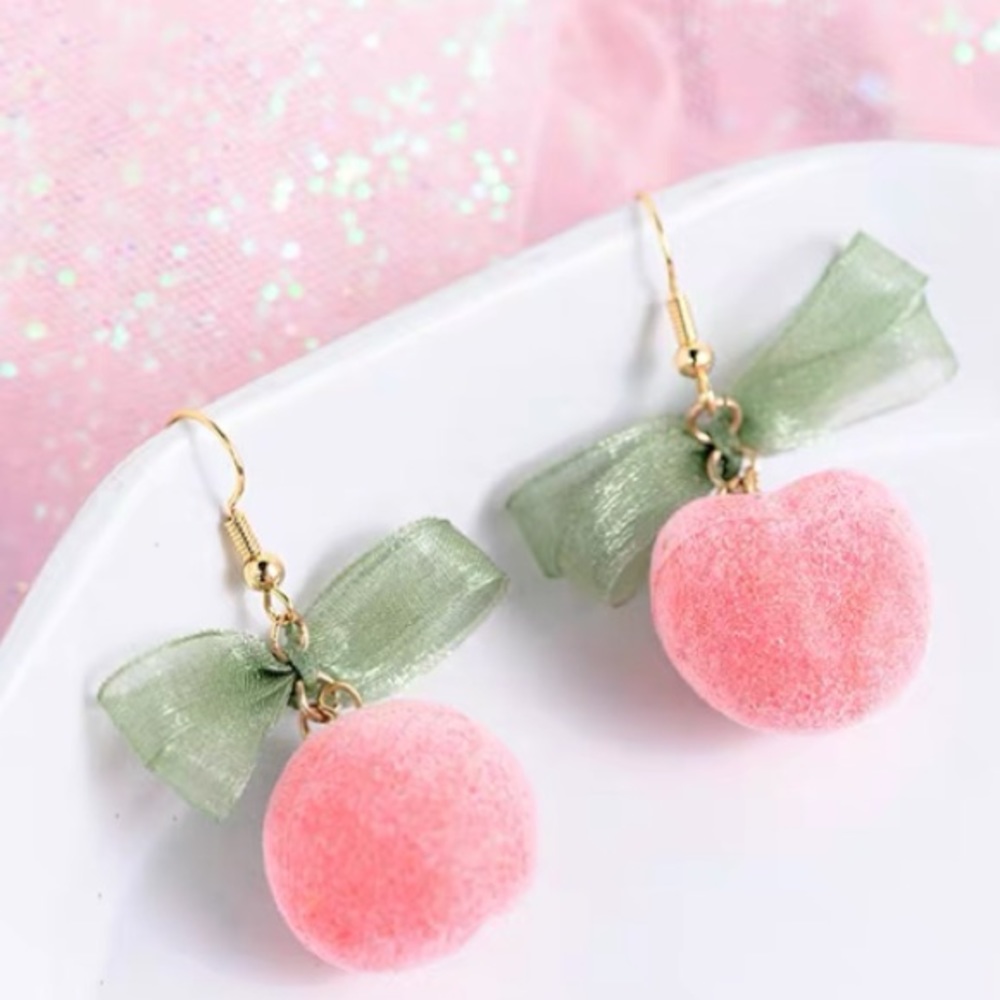 NEW Peach earrings Cute and sweet